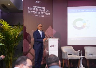 Ministro Santos afirma proyecciones al 2025 confirman diversificación energética