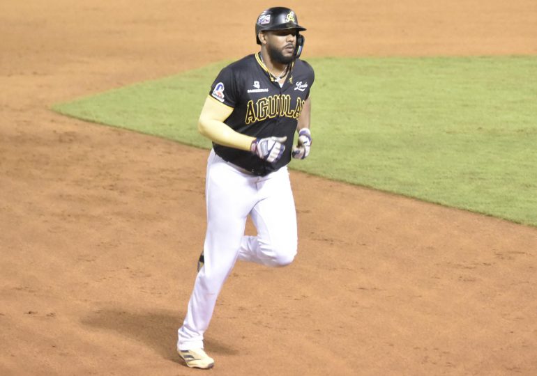 Las Águilas propinan cuarta derrota seguida al Licey