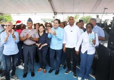 Policía Comunitaria junto al Gabinete de la Presidencia promueven actividad " Estamos en Familia" en la provincia Peravia