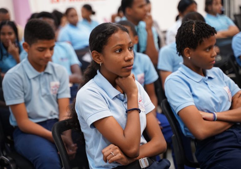 Minerd lanza campaña para concienciar a la comunidad educativa sobre la no violencia contra la mujer