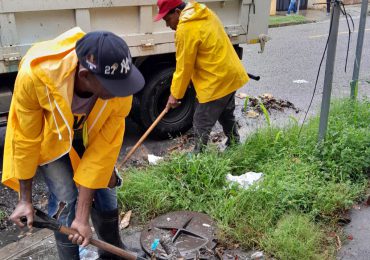 Alcaldía del Distrito Nacional intensifica operativos de limpieza por incidencia de lluvias