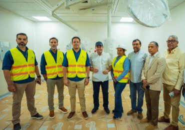 Ministro de la Presidencia supervisa construcción del Hospital San Vicente de Paul en SFM