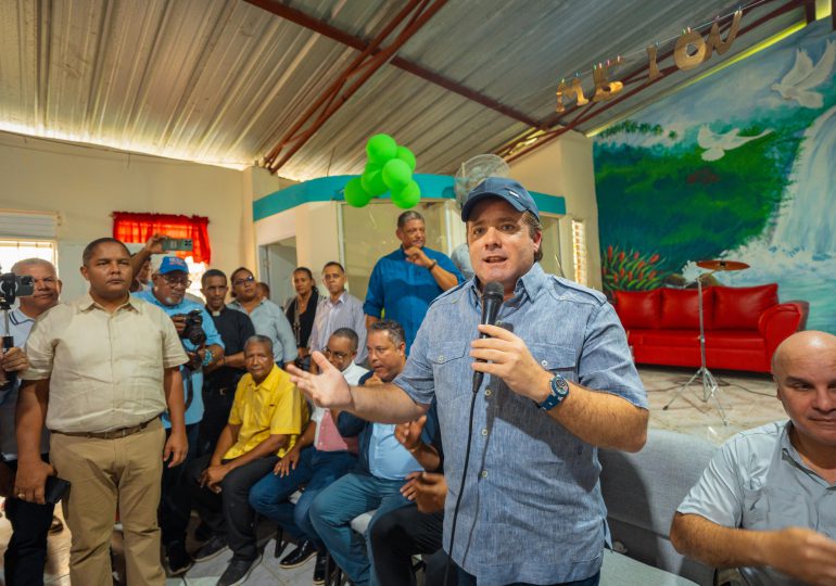 Ministro Paliza visita zonas afectadas por inundaciones en Sosúa