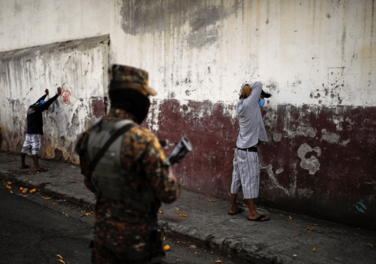 EEUU rebaja alerta de seguridad para sus ciudadanos en El Salvador