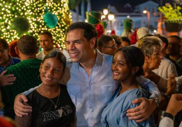 Roberto Ángel inicia programa "Parques de Navidad" en Puerto Plata