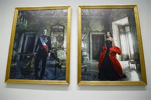 Felipe VI y Letizia, con vestido de Balenciaga, vistos por la fotógrafa Annie Leibovitz