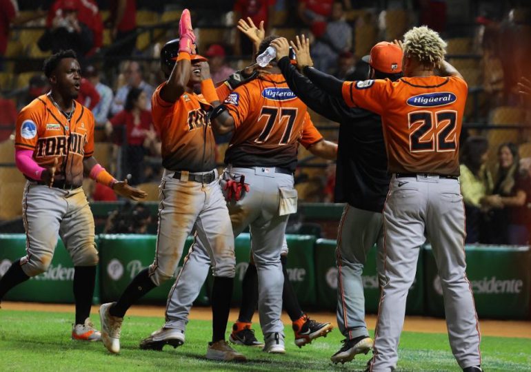 Toros remontan ante el Escogido en el Quisqueya