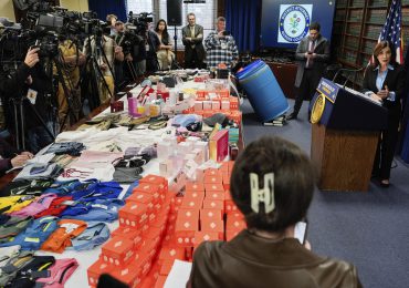 Desmantelan red que robó $2 millones en cosméticos y ropa para revender en NY y RD