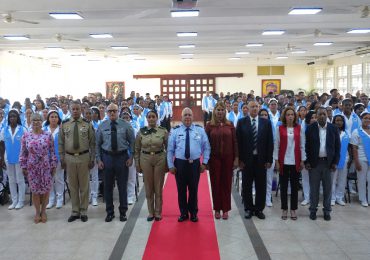 Ministerio de Defensa gradúa 7,414 estudiantes de la región Este en distintas carreras técnicas y especialidades a través de las Escuelas Vocacionales