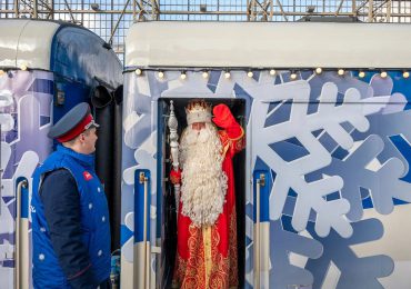 Video | Tren del “Papá Noel ruso” recorre más de 80 ciudades para llevar el espíritu festivo de Año