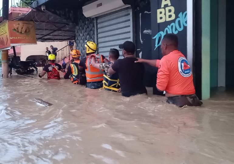 Video: Inundaciones repentinas afectan a Sosúa, Puerto Plata, tras desbordamiento de cañada