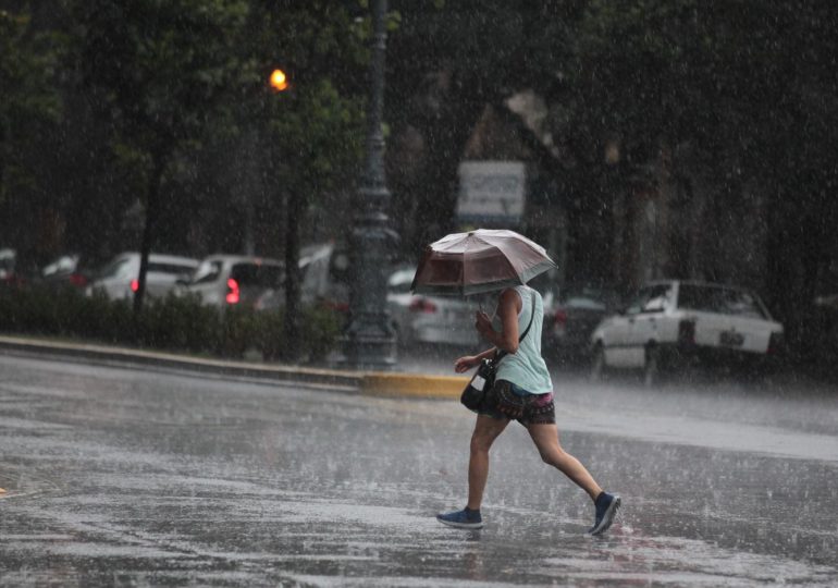 Indomet prevé onda tropical y vaguada provocarán aguaceros este domingo