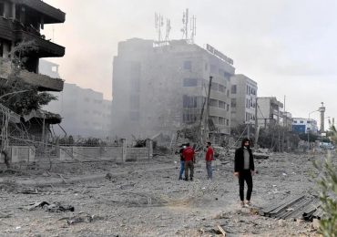 Ataque aéreo israelí destruye edificio residencial en el sur de Beirut