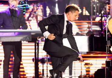 Video: Luis Miguel se molesta en pleno concierto en Toluca por problemas técnicos