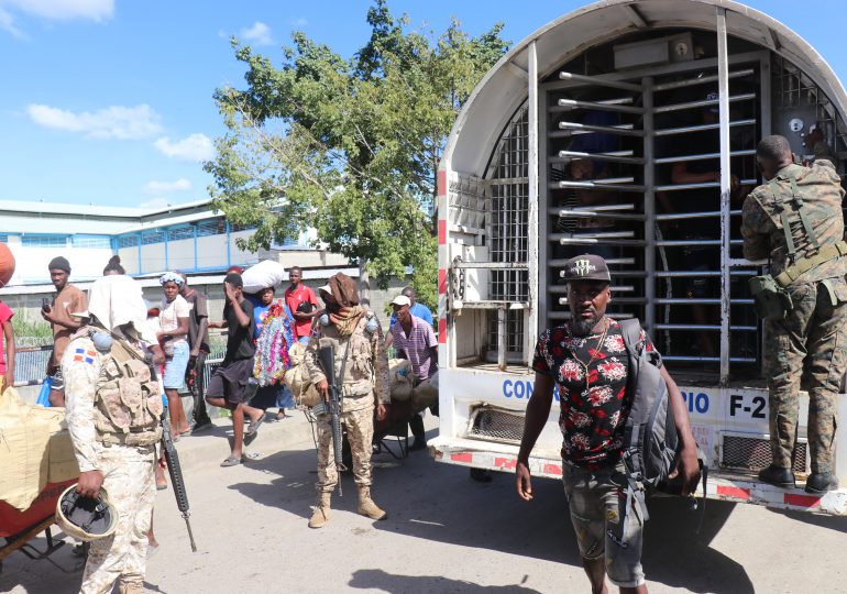 Migración continúa repatriación de haitianos; suspenderán devolución el 31 de diciembre y 1 de enero