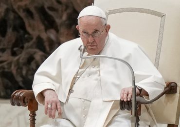 El papa Francisco está "entristecido" por la muerte de Carter, afirma el Vaticano