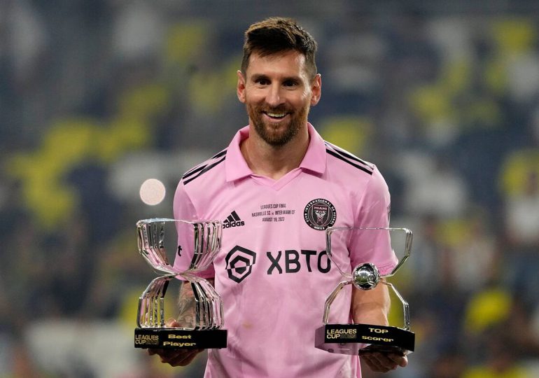 Messi recibe su primer premio al Jugador Más Valioso de la MLS