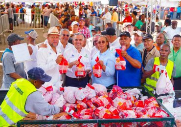 Más de 50 productos y dos combos especiales fueron vendidos en Feria Navidad del Cambio con el Inespre en San Cristóbal