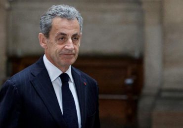 El expresidente francés Sarkozy tendrá que llevar un brazalete electrónico tras su condena por corrupción