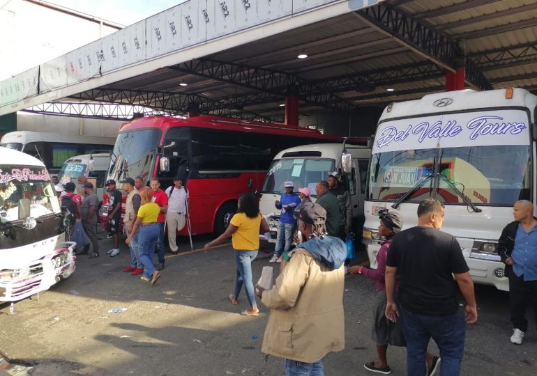 Reportan poco flujo de pasajeros hacia el interior del país este lunes