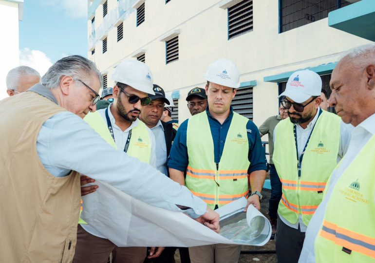 Ministro Carlos Bonilla supervisa el avance en los trabajos de construcción del CCR Las Parras