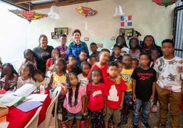 Raquel Peña cierra el año compartiendo alegría y esperanza con los niños del Hogar Familia Bethesda