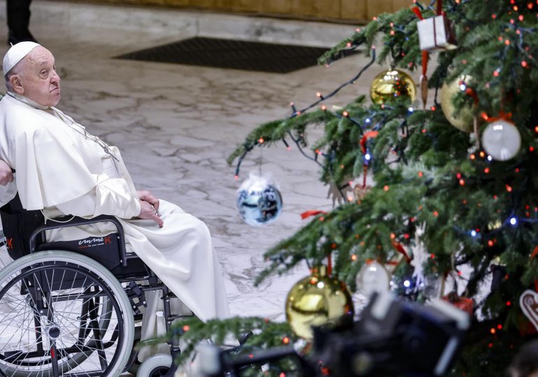 El papa no se asomará a la ventana por el Ángelus para curar un resfriado antes de Navidad