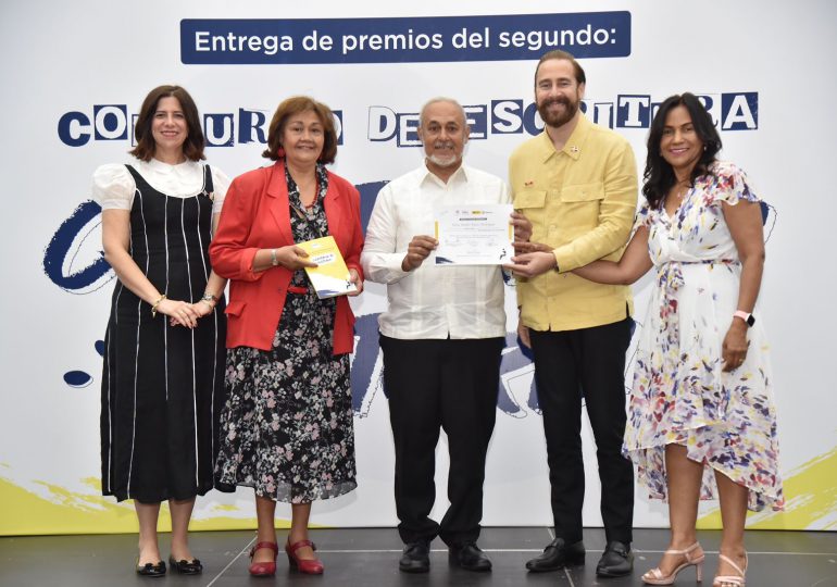 INDEX junto a Vimenca y Western Union entregan premios a ganadores del concurso “Cuéntame tu historia” para dominicanos en el exterior