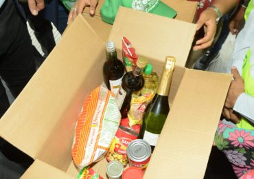 "Las cajas navideñas cuestan más que un bono del Gobierno", asegura ciudadano