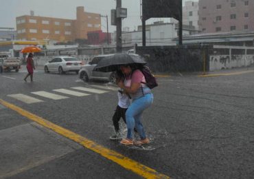 COE aumenta a 11 las provincias en alerta por vaguada