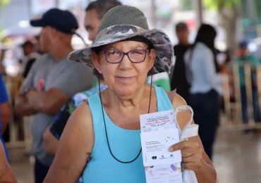 Continúa la entrega de bonos navideños en comunidades del país