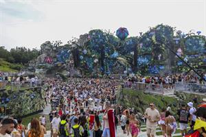 El festival Tomorrowland, multado con 727.000 euros por usar vasos desechables