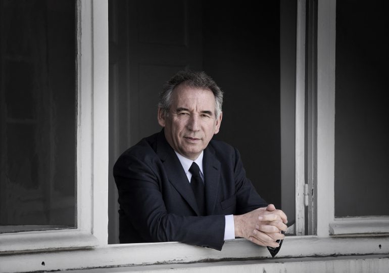 Macron nombra primer ministro de Francia a aliado centrista Bayrou