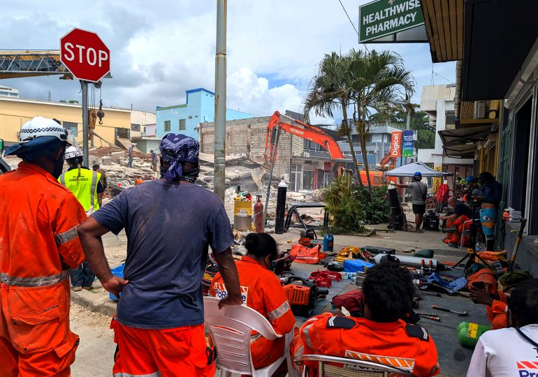 Rescatistas buscan supervivientes tras sismo en Vanuatu y rebajan a nueve los muertos