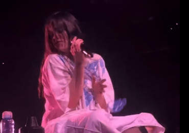 VIDEO: Fan golpea a Billie Eilish en la cara en pleno concierto