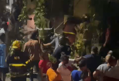 Video | Derrumbe en calle Juan Erazo deja varios heridos, incluyendo niños