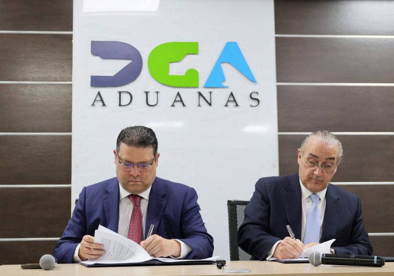 Aduanas y la ONEC firman acuerdo para combatir la competencia desleal