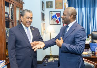 Adriano Espaillat se reúne con canciller haitiano Jean Baptiste