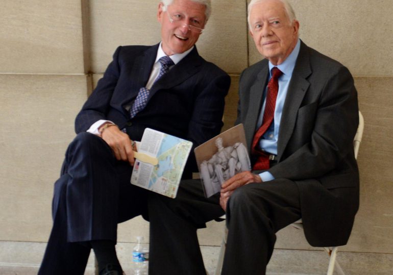 Los expresidentes Obama y Clinton exaltan la vida de servicio de Jimmy Carter