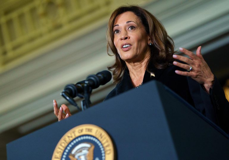 Vicepresidenta Harris resalta a Jimmy Carter como militar, exgobernador y expresidente