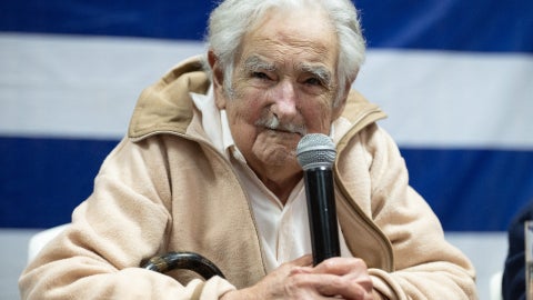 Expresidente uruguayo "Pepe" Mujica se recupera tras cirugía por cáncer de esófago