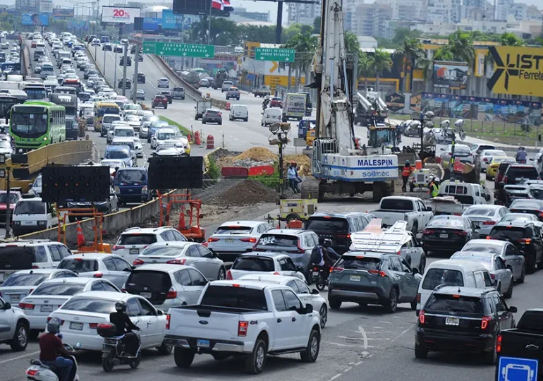 Intrant recomienda rutas alternas por trabajos en el kilómetro 9 de la Autopista Duarte