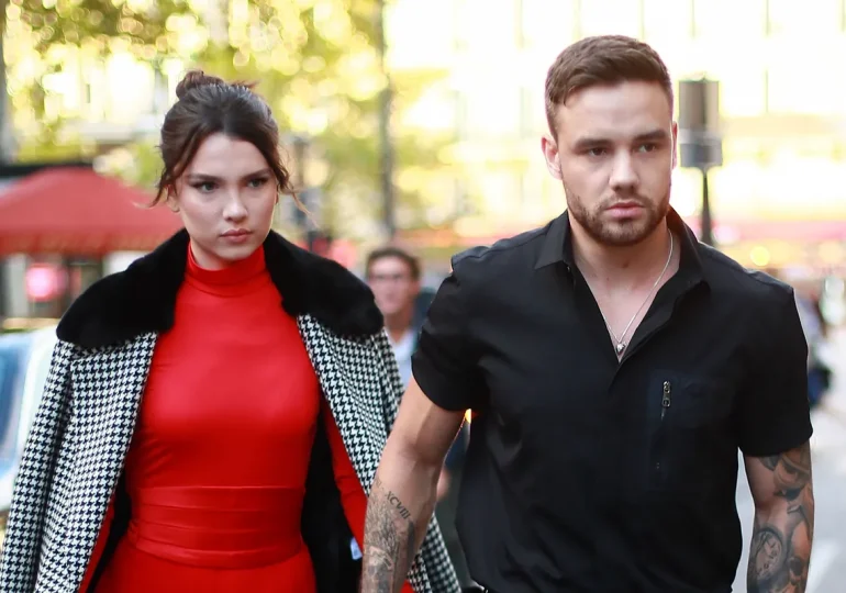 Ex novia de Liam Payne se compromete a dos meses de su muerte