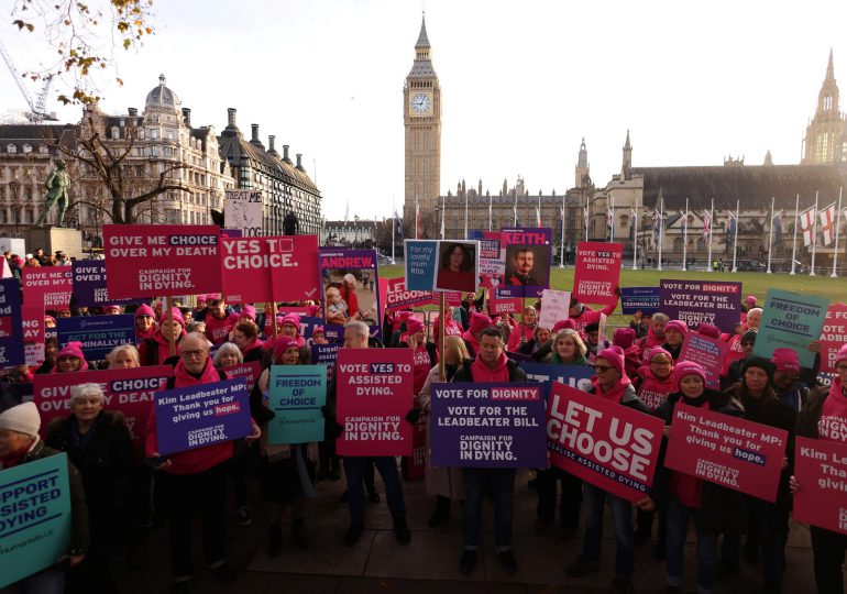 Los diputados británicos votan en favor de permitir el suicidio asistido