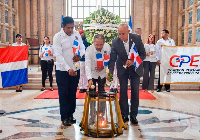 Efemérides Patrias celebra el 203 aniversario de la Independencia Efímera