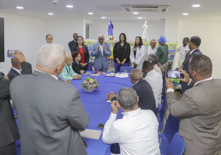 Director de Jubilaciones recibe reconocimiento por destacada gestión al frente de la DGJP