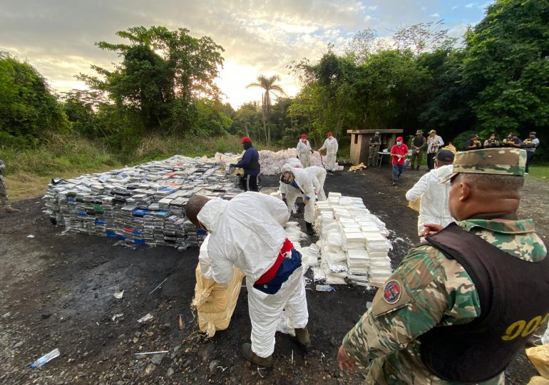 Procuradora Miriam Germán encabeza quema histórica de 9.8 toneladas de droga incautada en Caucedo