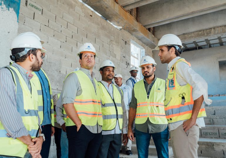 Ministro Bonilla realiza recorrido de supervisión en construcción de la UASD-Neyba