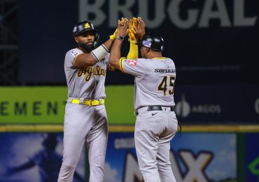 Águilas desplaza al Licey del segundo lugar y propinan quinta derrota seguida al Escogido