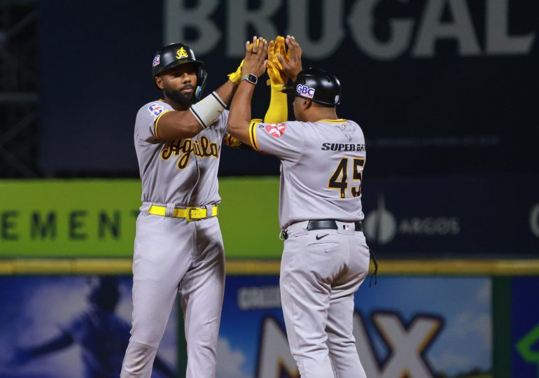 Águilas desplaza al Licey del segundo lugar y propinan quinta derrota seguida al Escogido